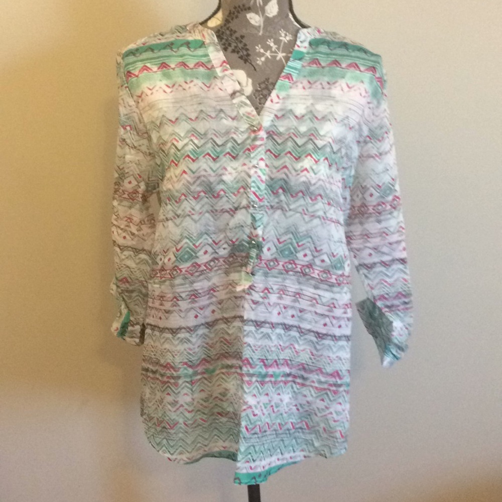 Ladies Top Size Small NWT Grand and Greene